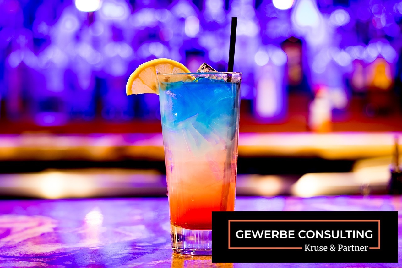 Café – Bar mit Sonnenterrasse und Clubatmosphäre zu verkaufen